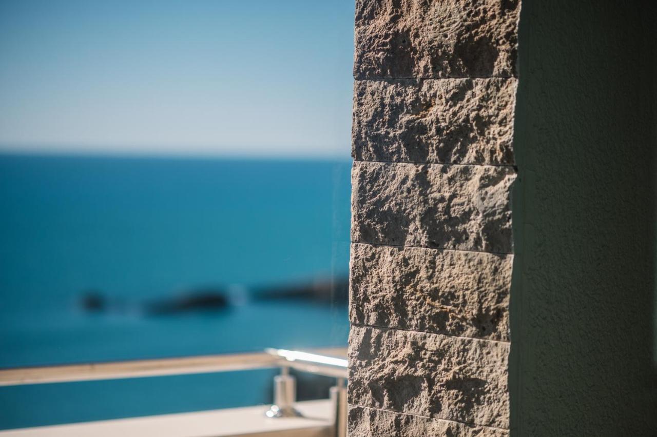 Barjaktar - Luxury Suites&SPA Ulcinj Bagian luar foto