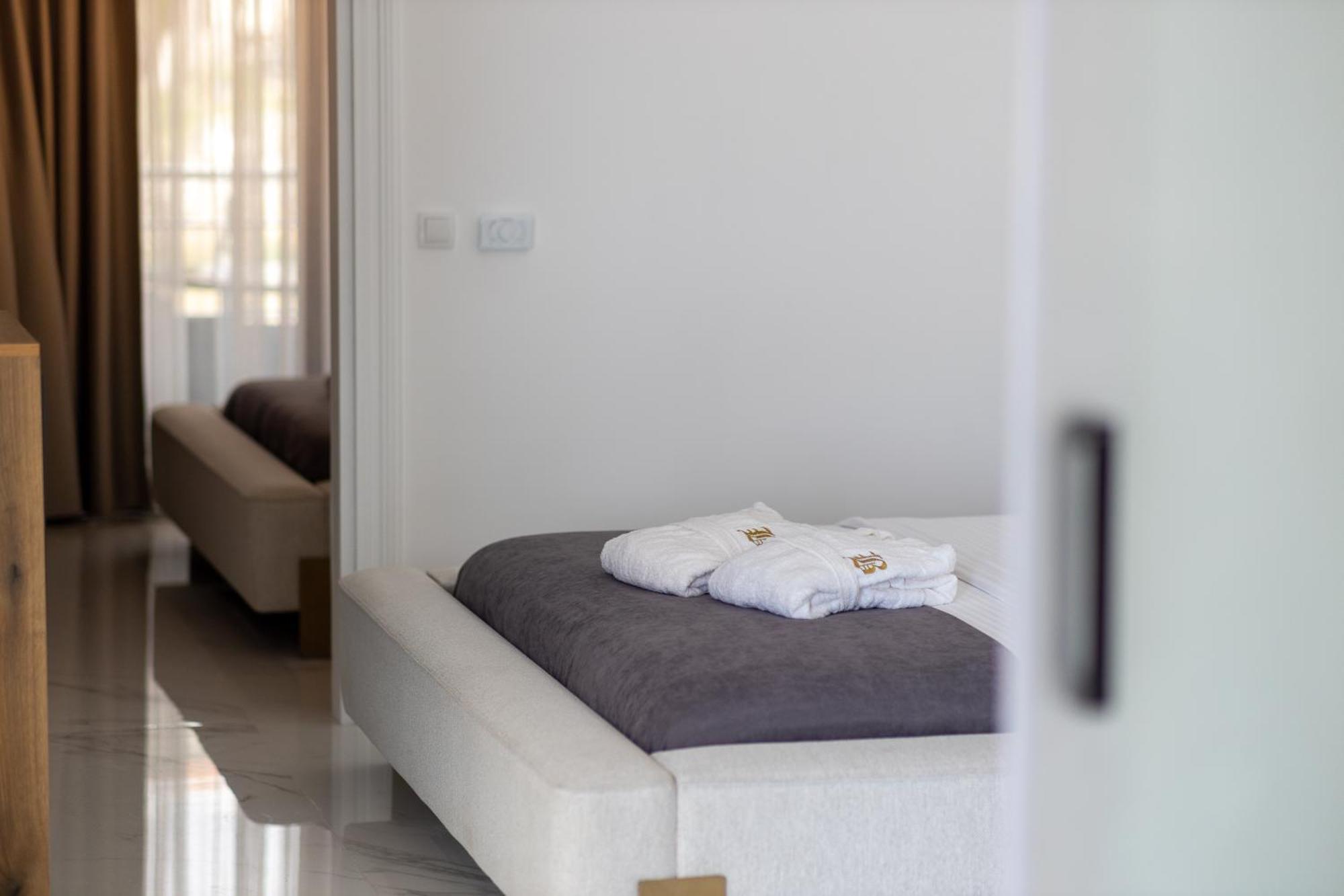 Barjaktar - Luxury Suites&SPA Ulcinj Bagian luar foto