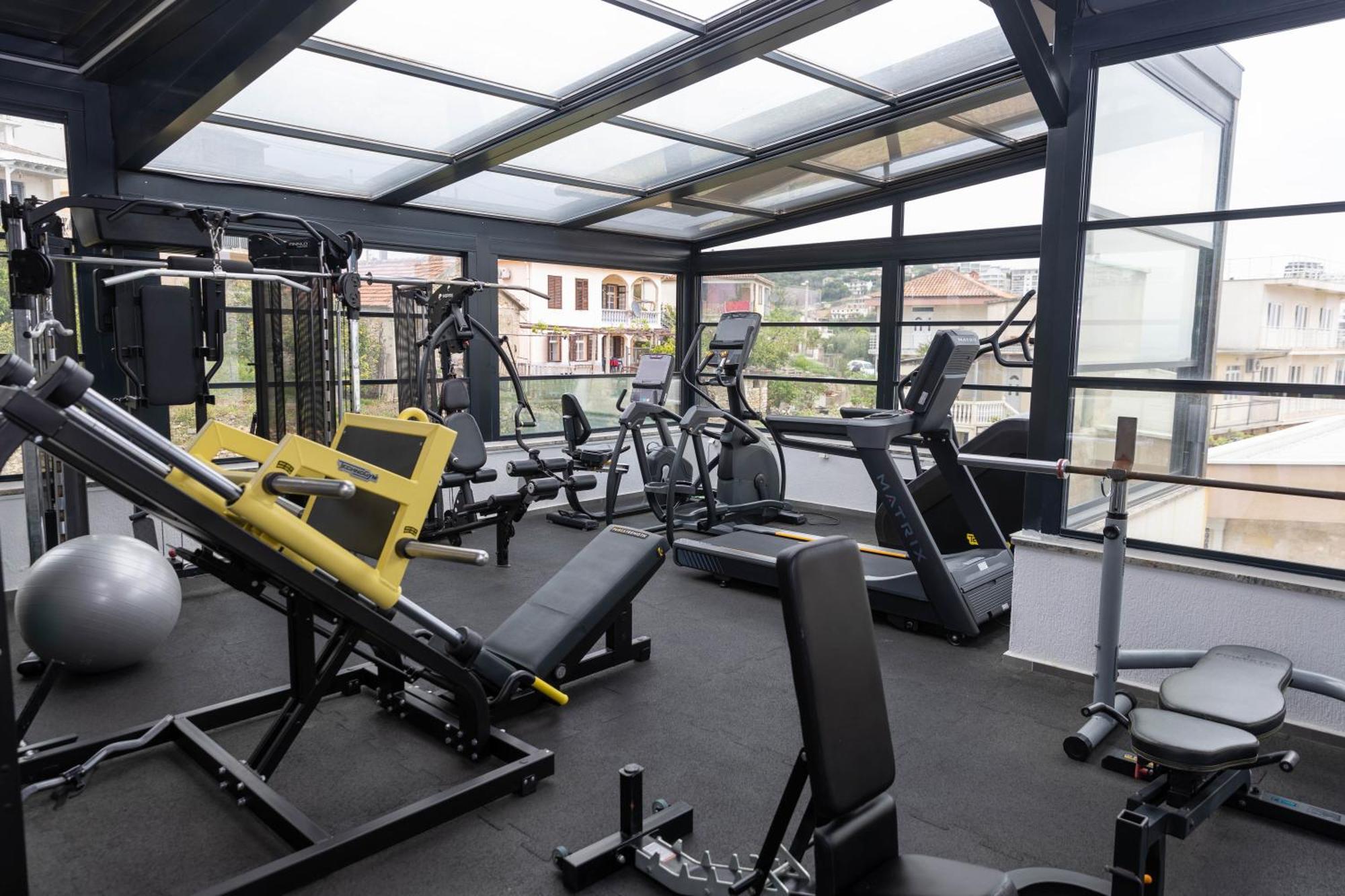 Barjaktar - Luxury Suites&SPA Ulcinj Bagian luar foto